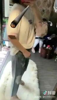 国产女初中学生洗澡视频,国产女初中生洗澡瞬间